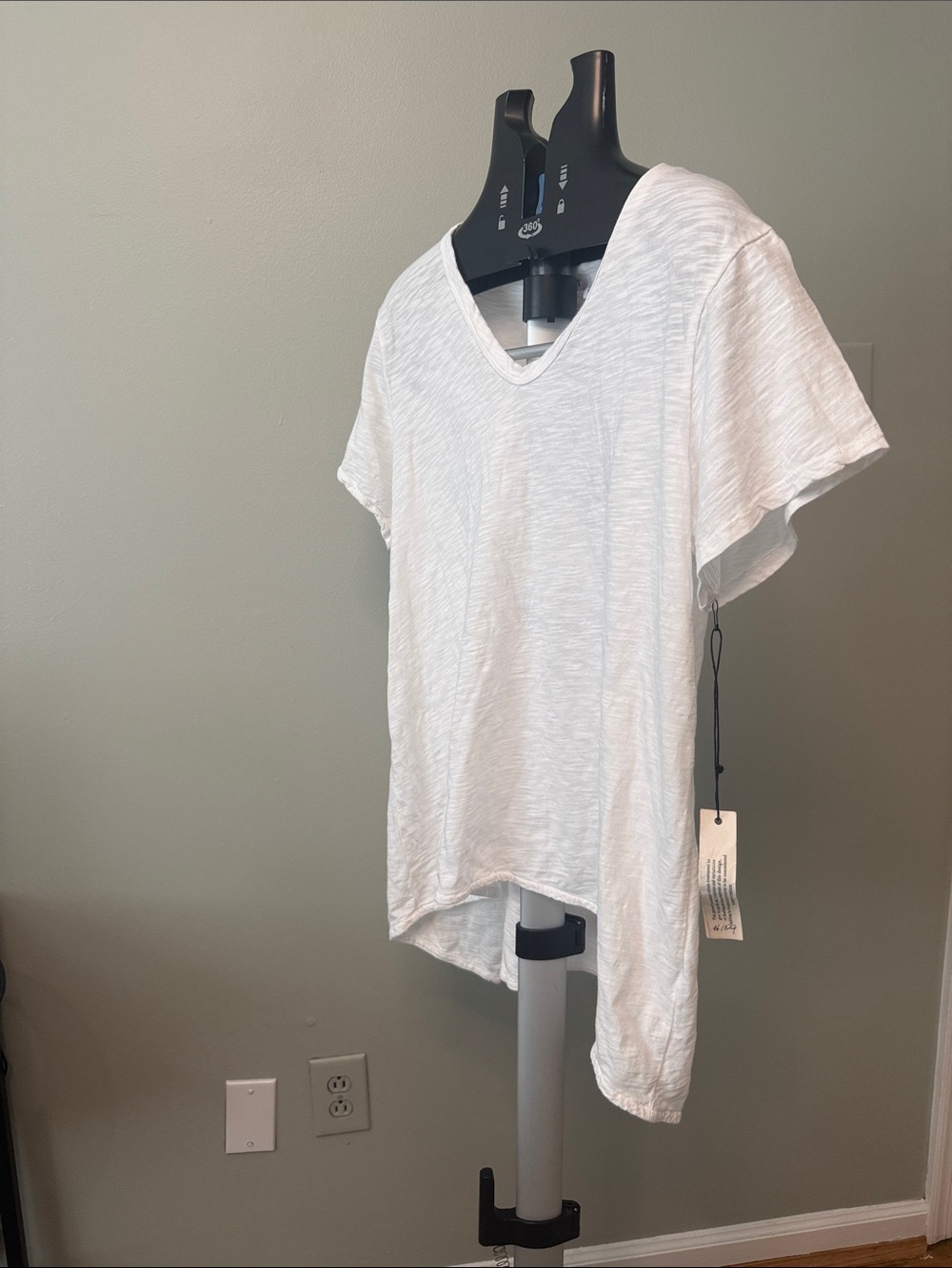 Wilt White V-Neck Short Sleeve Slub Top - Picture 2 of 7